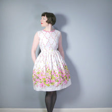 Load image into Gallery viewer, 50s PINK AND WHITE FLORAL BORDER PRINT SPRING / SUMMER COTTON DRESS - S