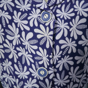 40s PALM TREE PRINT RAYON BLOUSE IN BLUE AND WHITE - M