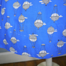 Load image into Gallery viewer, BLUE AND WHITE HOT AIR BALLOON NOVELTY PRINT 50s FULL SKIRT - 25&quot;