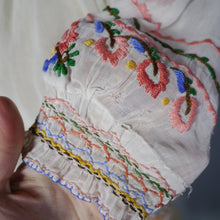Load image into Gallery viewer, HAND EMBROIDERED 30s HUNGARIAN SHEER GAUZE COTTON FOLK BLOUSE - XS-S