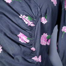 Load image into Gallery viewer, 50s DARK GREY AND PINK CARNATION PRINT FULL SKIRTED COTTON DRESS - S