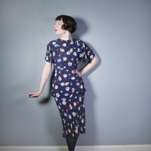 Load image into Gallery viewer, 40s FLORAL DAISY PRINT NAVY BLUE BIAS CUT PEPLUM DRESS - S