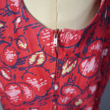 Load image into Gallery viewer, 50s RED NOVELTY APPLE PRINT COTTON DRESS WITH FULL SKIRT - S