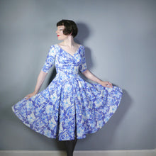 Load image into Gallery viewer, 50s BLUE WHITE FLORAL CORDUROY FULL SKIRTED DAY DRESS - XS / petite fit