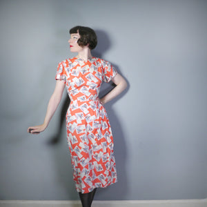 40s RED MODERNIST CITYSCAPE NOVETLY PRINT FITTED DRESS WITH WRAP SKIRT - XS