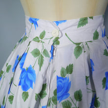 Load image into Gallery viewer, 50s FLORAL BLUE ROSE BORDER PRINT SWING / FULL SKIRT - 25&quot;