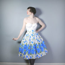 Load image into Gallery viewer, 50s FLORAL BLUE ROSE BORDER PRINT SWING / FULL SKIRT - 25&quot;
