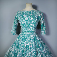 Load image into Gallery viewer, 50s CALIFORNIA EMERALD GREEN AND WHITE LEAF PRINT FULL SKIRTED DRESS - XS