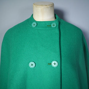 80s BRIGHT JADE GREEN WOOL CAPE AND FITTED SKIRT SET - S-M
