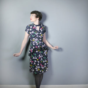 40s BUTTERFLY PRINT RAYON DRESS WITH PEPLUM AND KEYHOLE NECK - XS