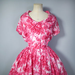 50s 60s RED AND WHITE FULL SKIRTED SHIRT DRESS IN PAINTERLY FLORAL PRINT - S