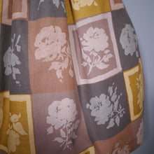 Load image into Gallery viewer, 50s &quot;STYLE QUEEN&quot; BROWN ROSE STENCIL PRINT FULL SKIRTED COTTON DRESS - S-M