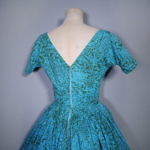 50s TURQUOISE AND GREEN FLORAL PRINT FULL SKIRTED DRESS - S