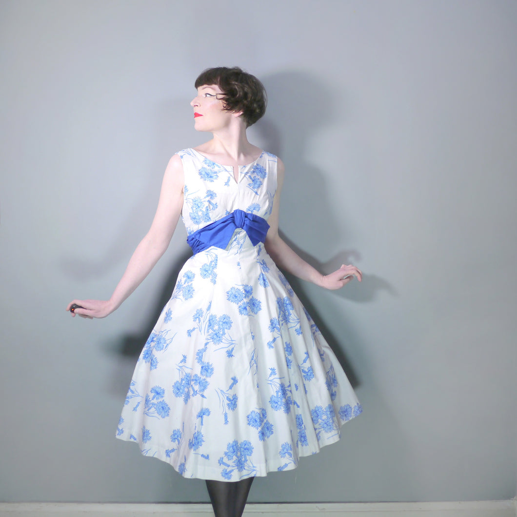 50s CALIFORNIA COTTONS BLUE WHITE CARNATION PRINT PARTY DRESS - S